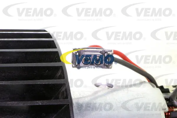 V20-03-1136 VEMO Электродвигатель, вентиляция салона (фото 2)