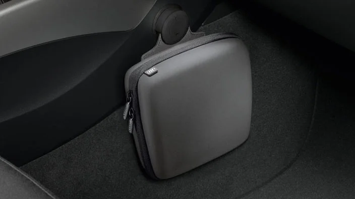 8R0087022 VAG Многофункциональная сумка в салон Audi (фото 1)