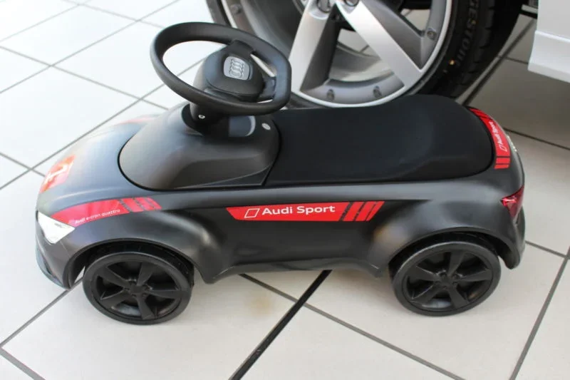 3201401000 VAG Детский автомобиль Kids Audi Junior quattro motor sport, black (фото 4)