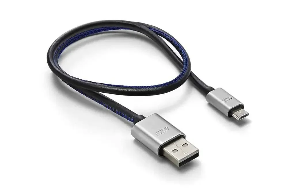61122458608 BMW Оригинальный кабель BMW Micro-USB (фото 1)