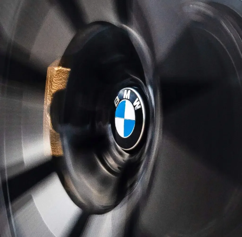 36122455268 BMW Фиксированная крышка ступицы литого диска BMW (фото 1)