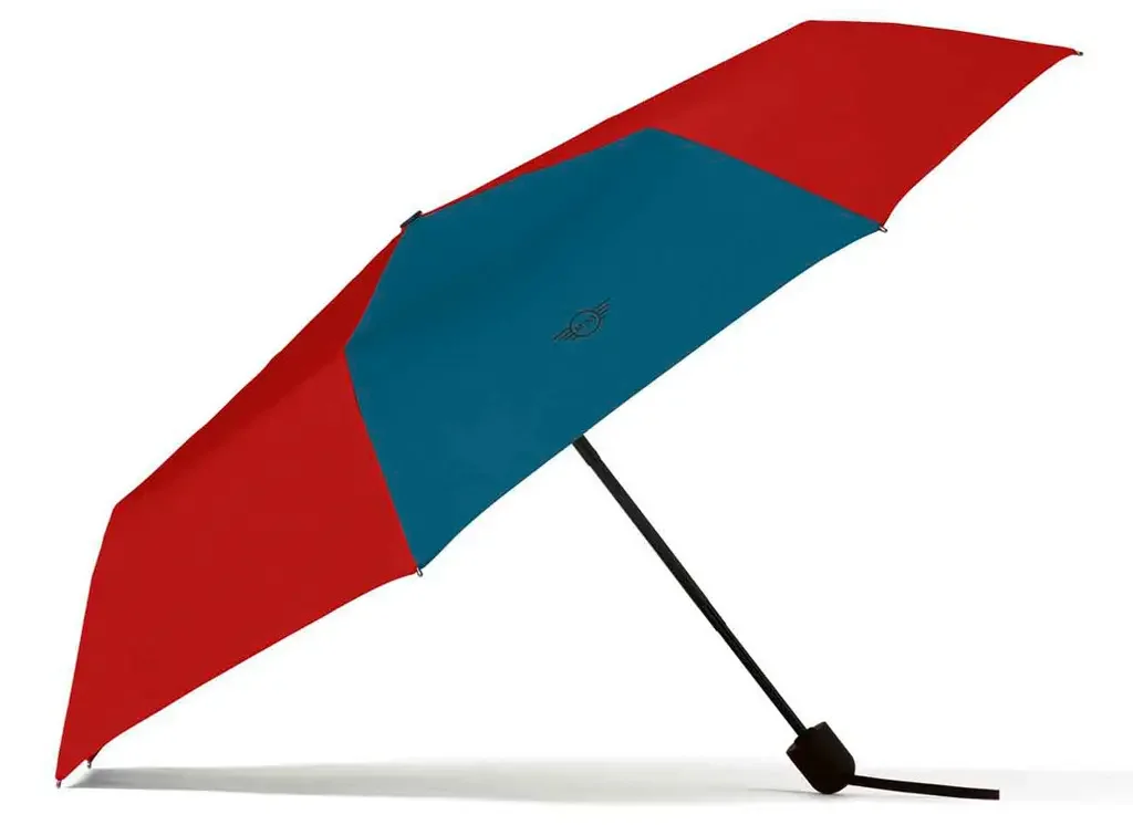 80235A0A682 MINI Складной зонт MINI Foldable Umbrella, Contrast Panel, Chili Red/Island Blue (фото 1)