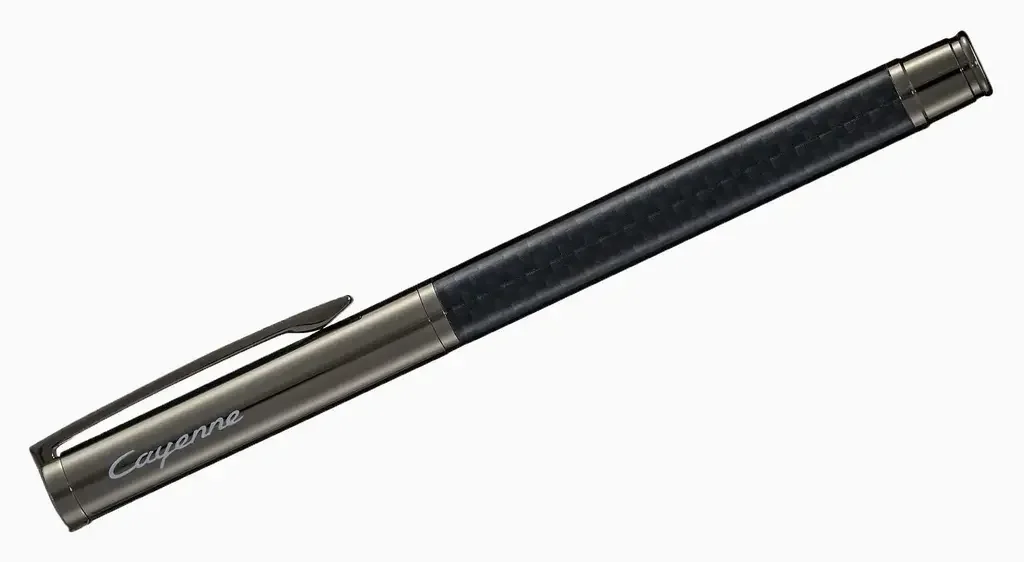 WAP0512060NCYN PORSCHE Шариковая ручка Porsche Cayenne rollerball pen – Essential (фото 1)