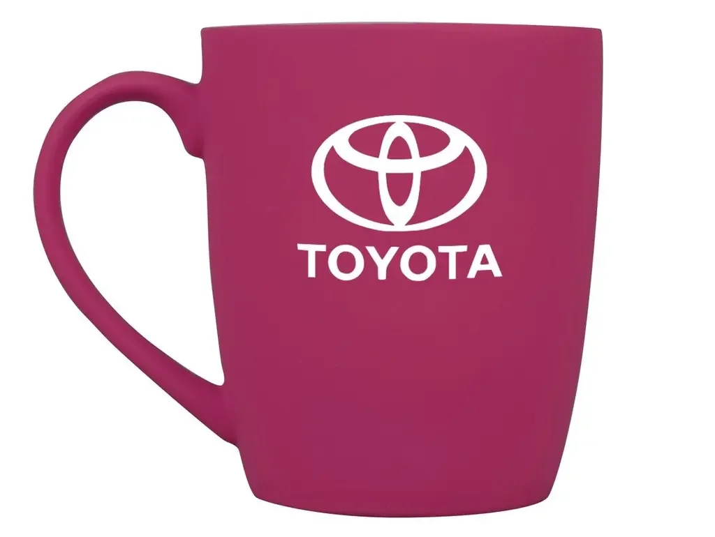 TMC0A25612 TOYOTA Фарфоровая кружка Toyota Logo Mug, Soft-touch, 360ml, Fuchsia/White (фото 1)