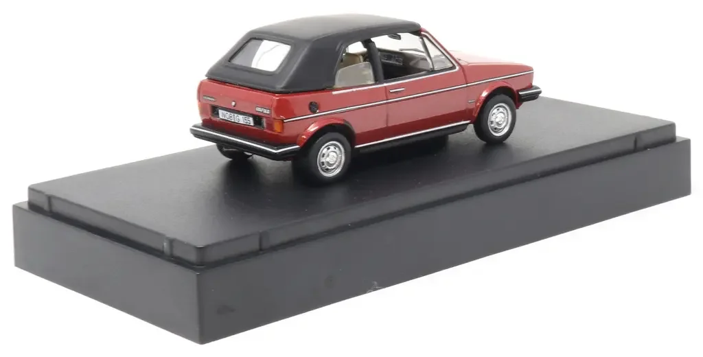 155099300645 VAG Масштабная модель Volkswagen Golf 1 Cabriolet, Scale 1:43, Indian Red (фото 3)