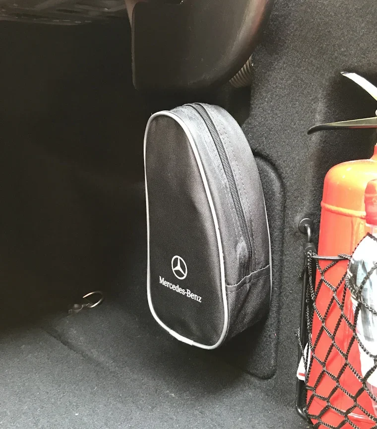 A0009894901 MERCEDES Карман Mercedes для емкости с маслом для дозаправки 1 литр, SM (фото 1)