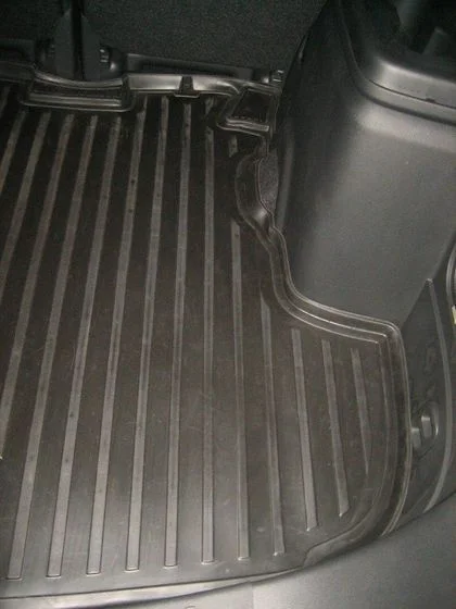 14002004 RIVAL Коврик автомобильный Mitsubishi Outlander 2012-, в багажник, полиуретан, (без органайзера) (фото 2)