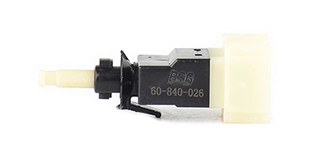 BSG 60-840-026 BSG Выключатель фонаря сигнала торможения (фото 2)