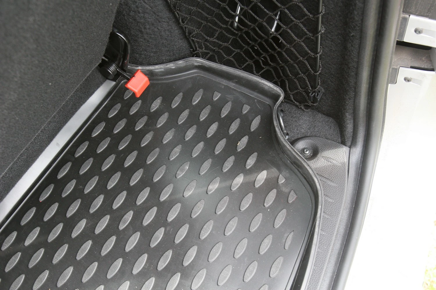 NLC5226B12 ELEMENT/NOVLINE Коврик автомобильный резиновый в багажник LADA Largus, 2012-> ун. кор. 7 мест. (полиуретан) (фото 2)
