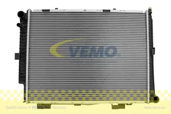 V30-60-1286 VEMO Радиатор охлаждения двигателя (фото 1)