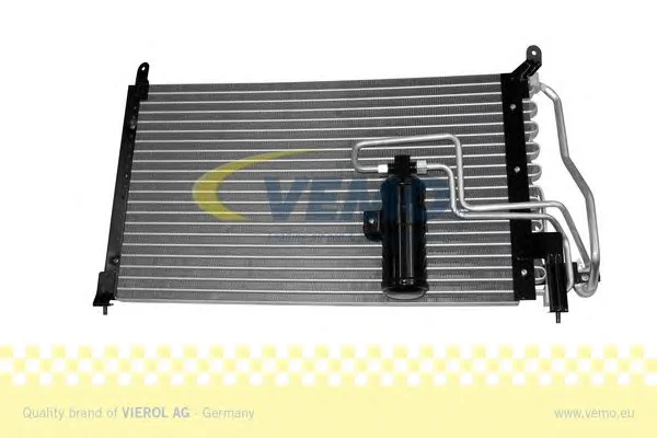 V40-62-0018 VEMO Радиатор кондиционера (фото 1)