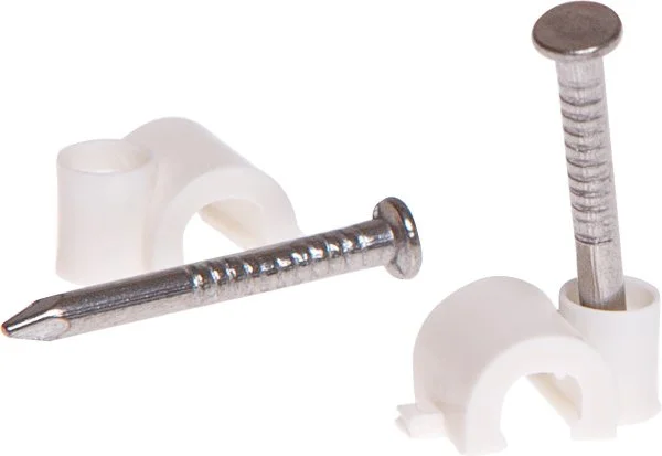 SMZ2-35834-50 STARFIX Скоба для крепления круглого кабеля 6 мм белая с гвоздем 50 штук (фото 1)