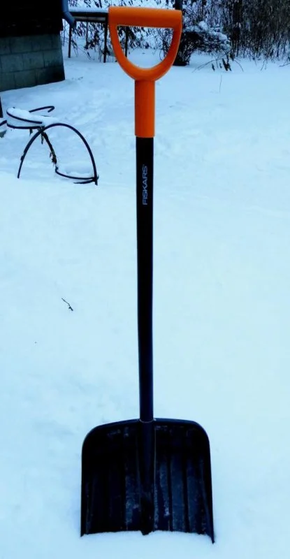 1026794 FISKARS Лопата снеговая пластмассовая 355х1330 мм Solid (фото 4)