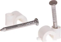 Скоба для крепления круглого кабеля 6 мм белая с гвоздем 50 штук STARFIX SMZ2-35834-50