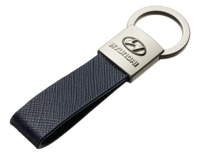 Кожаный брелок Hyundai Logo Keychain, Metall/Leather, Blue/Silver HYUNDAI/KIA/MOBIS R8480AC595H