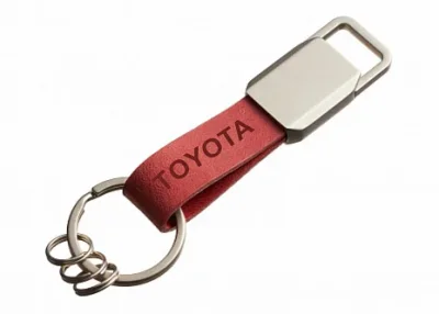 Кожаный брелок Toyota Logo Keychain, Metall/Leather, Red/Silver, NM TOYOTA FKBLT05RED