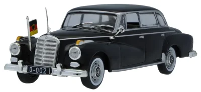 Масштабная модель Mercedes-Benz 300 D W 189 (1957-1962), Black, Scale 1:43 MERCEDES B66041054