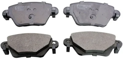 Комплект тормозных колодок, дисковый тормоз DENCKERMANN B110228